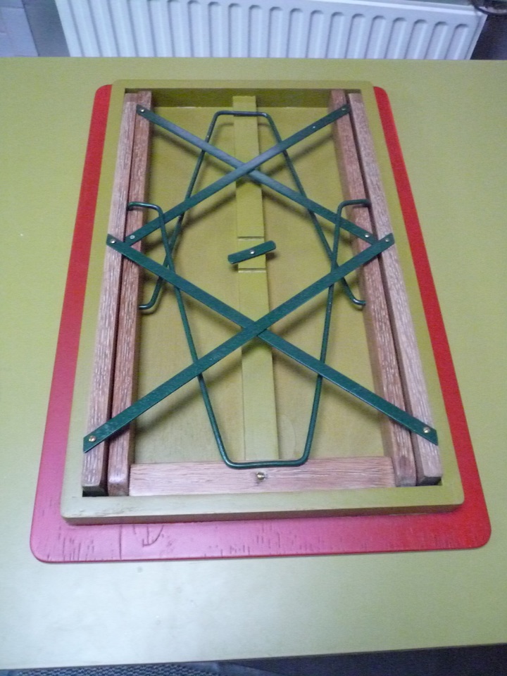 Table pliante bois/ metal   PM  140€