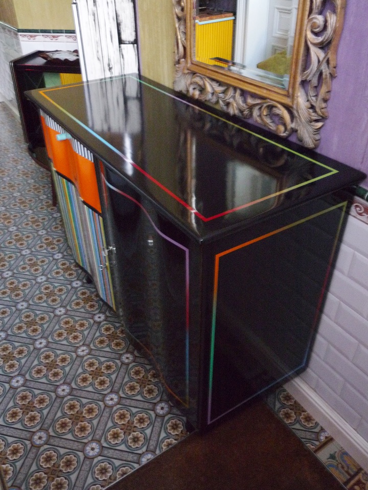 Grande commode laquée  980€